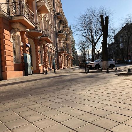 Apartamenty Na Sofievskoy Odessa Exterior photo