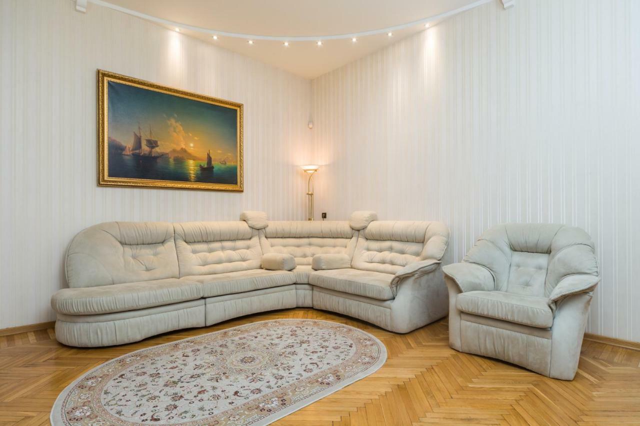 Apartamenty Na Sofievskoy Odessa Exterior photo