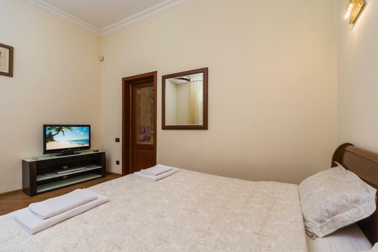 Apartamenty Na Sofievskoy Odessa Exterior photo