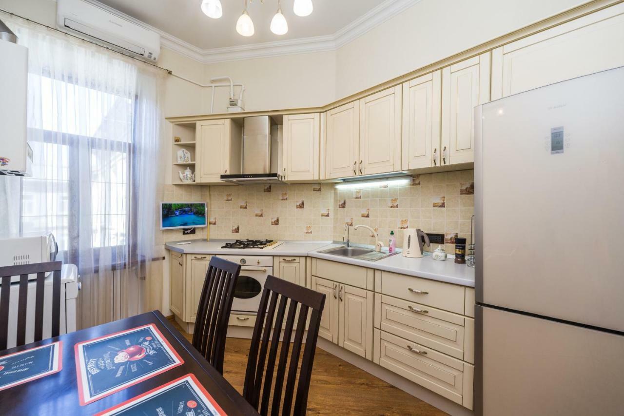Apartamenty Na Sofievskoy Odessa Exterior photo